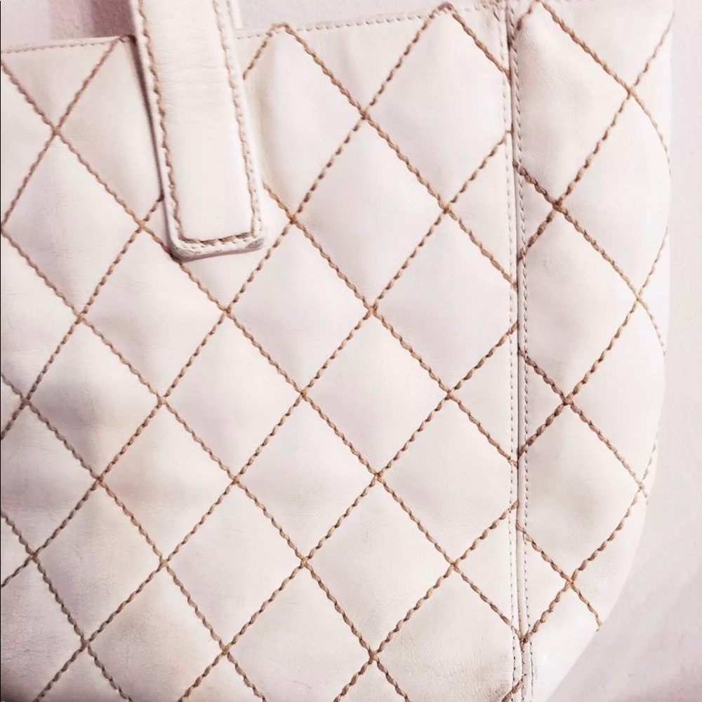 👜 CHANEL White Tote Wild Stitch calf Skin Leather - Picture 4 of 8